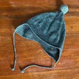 misha & puff pointy peak knit hat